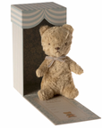 My first teddy - Sand