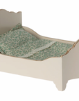 Wooden bed, Mouse