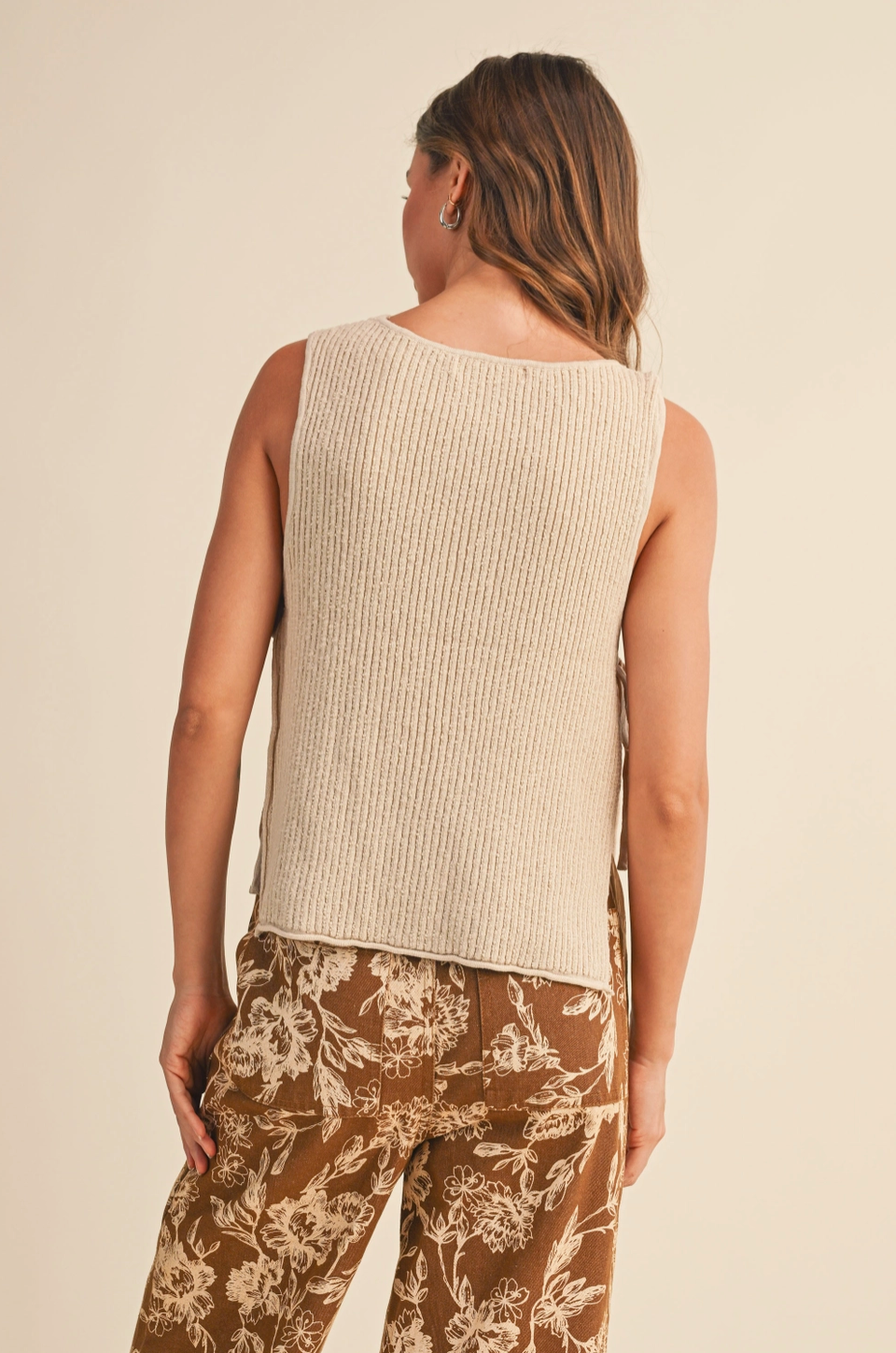 Sleeveless Sweater Top with Tied