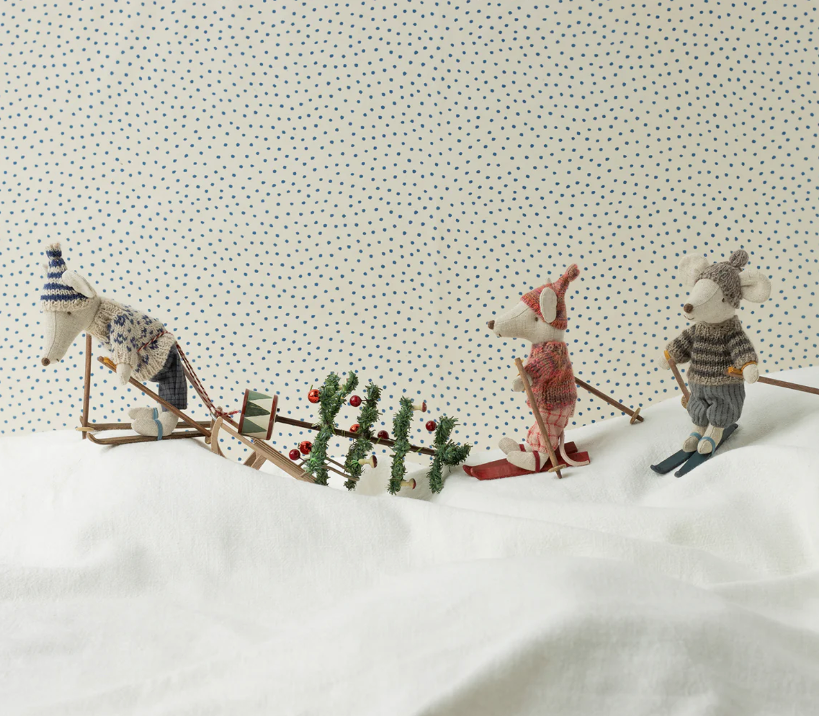 Winter mouse with ski set, Dad - Blue Maileg