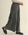ULTRA WIDE LEG CARPENTER PANTS