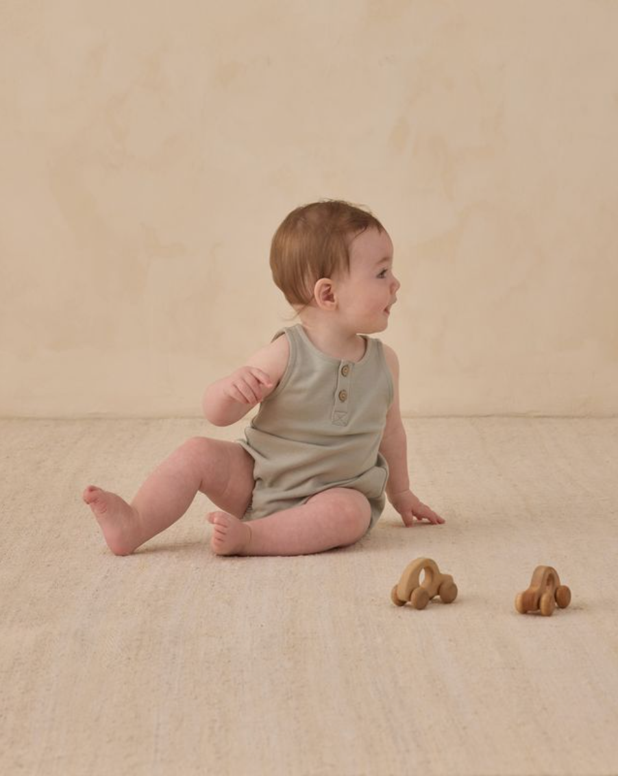 SLEEVELESS BUBBLE SAGE, Quincy Mae