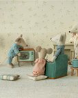 Grandma and grandpa mice in cigarbox, Maileg