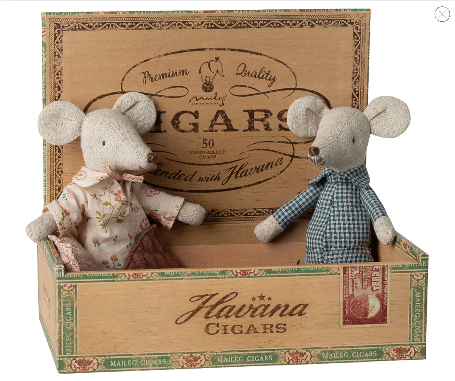 Grandma and grandpa mice in cigarbox, Maileg