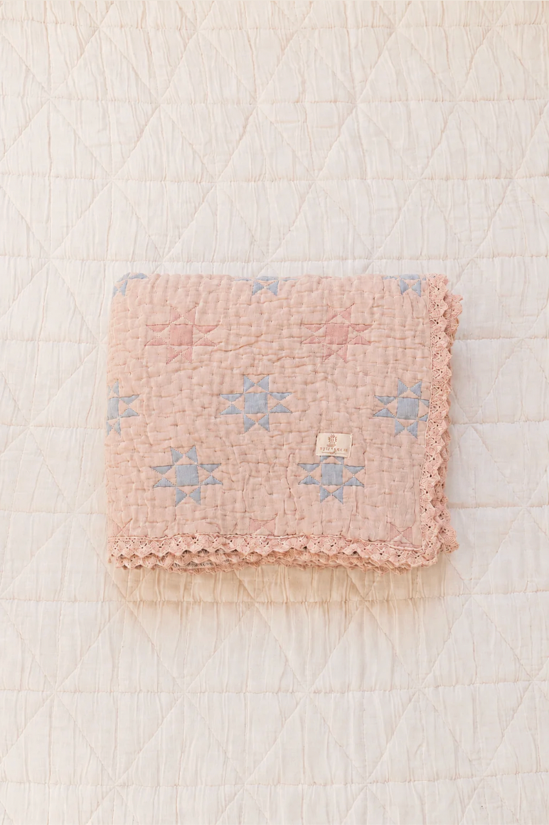 New Grain : sunday quilt - peony