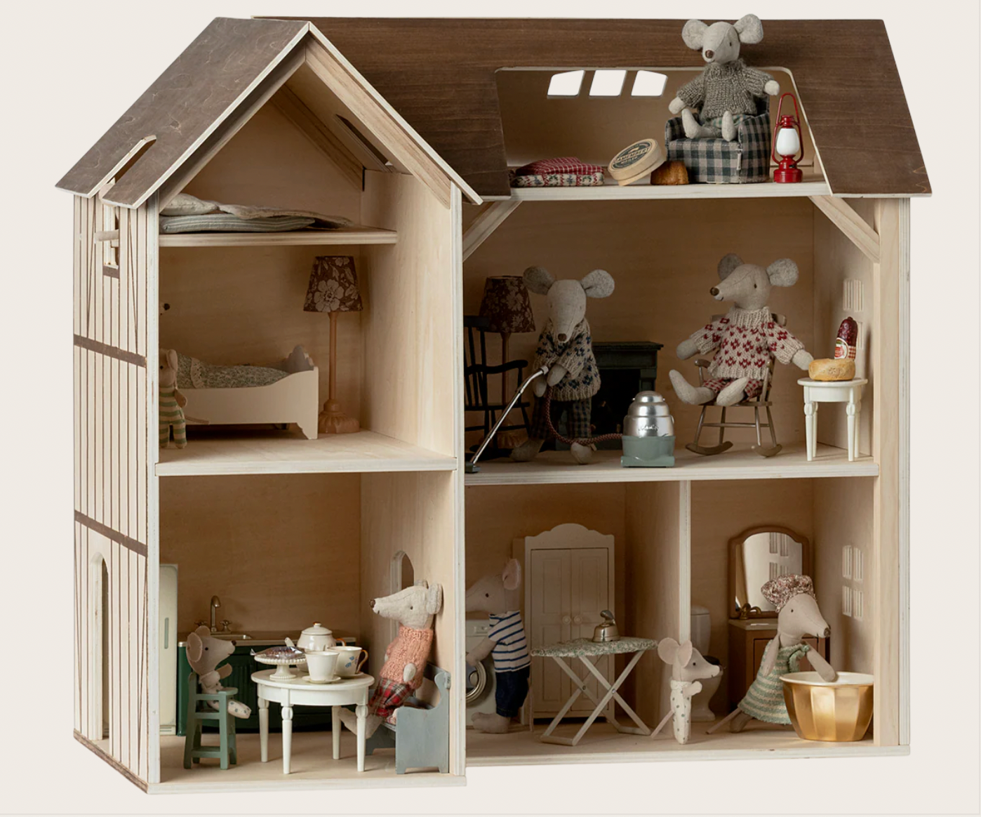 PRE ORDER Mouse hole Farmhouse, Maileg