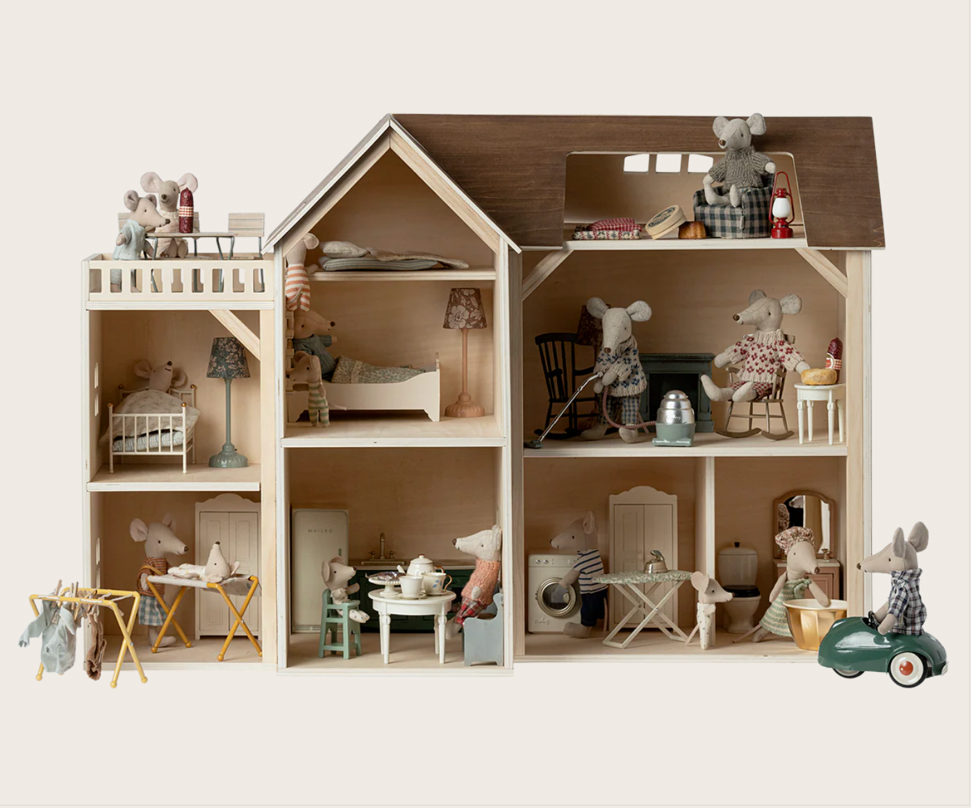 PRE ORDER Mouse hole Farmhouse, Maileg