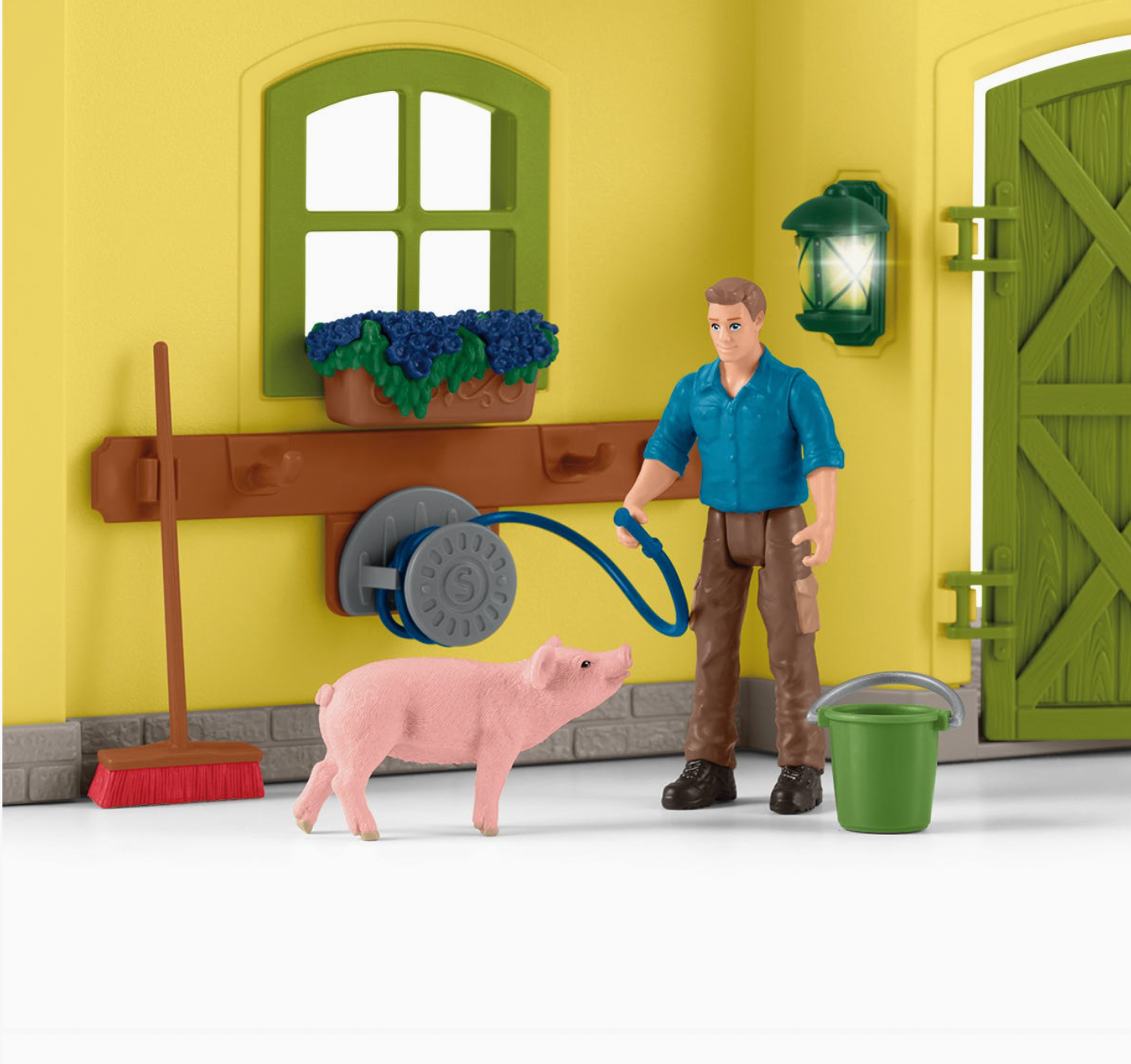 Large Farm (Yellow) Farm Figurine Toys Play Set Schleich