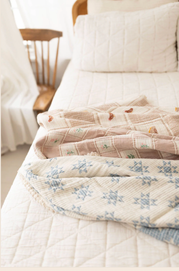 New Grain Baby star quilt - sky