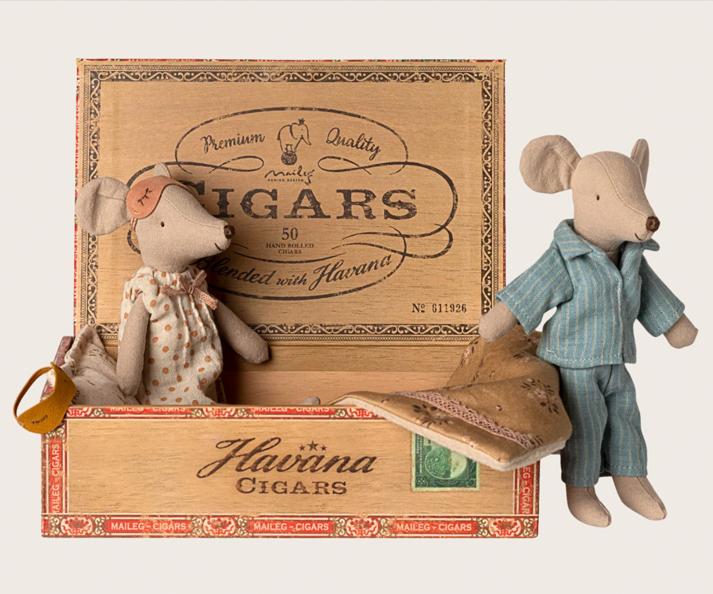 Mum &amp; Dad mice in cigarbox, Maileg