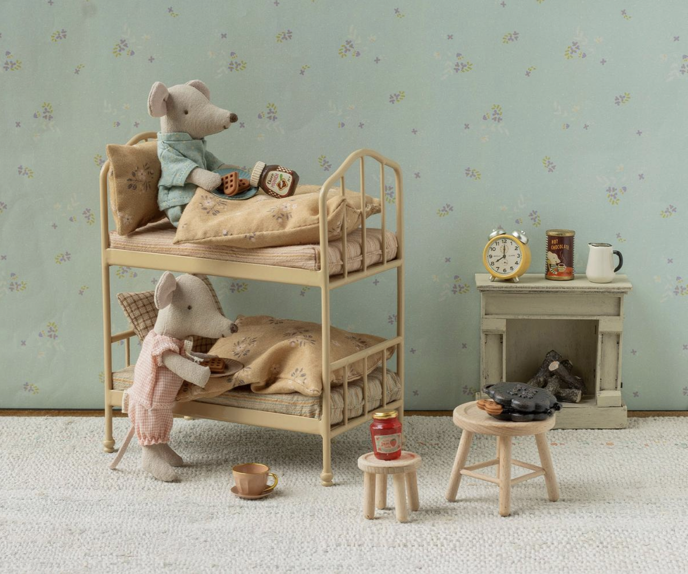 Little brother mouse in matchbox Maileg